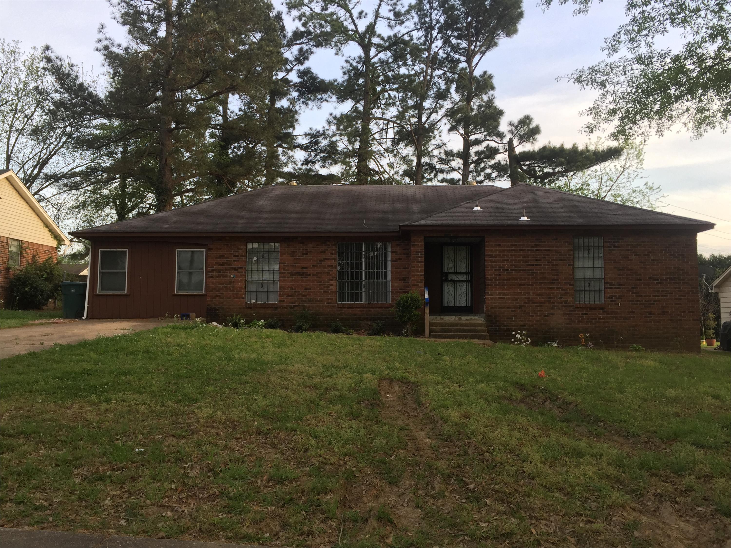 3895 St. Elmo Ave.